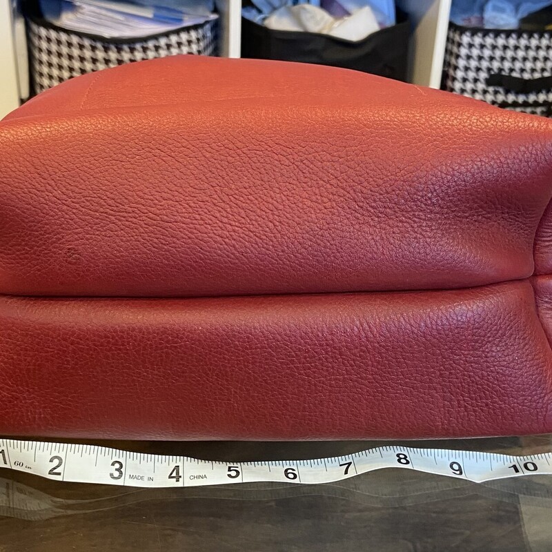 Rd Lther Cinch Purse<br />
Red<br />
Size: Purse