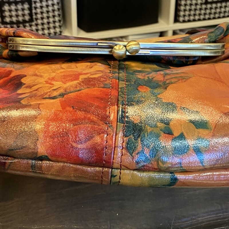 NWT Brw/Gn Flrl Crssbody
Br/R/Gn
Size: R $229