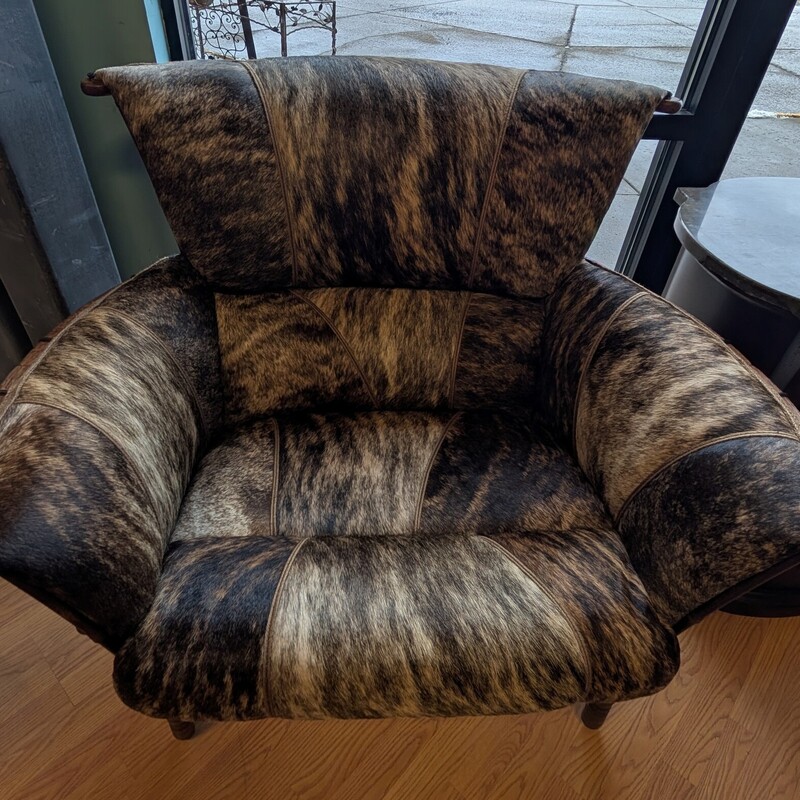 Navajo Arm Chair Set of 2, Dark Brindle<br />
44 x 36 x 35h
