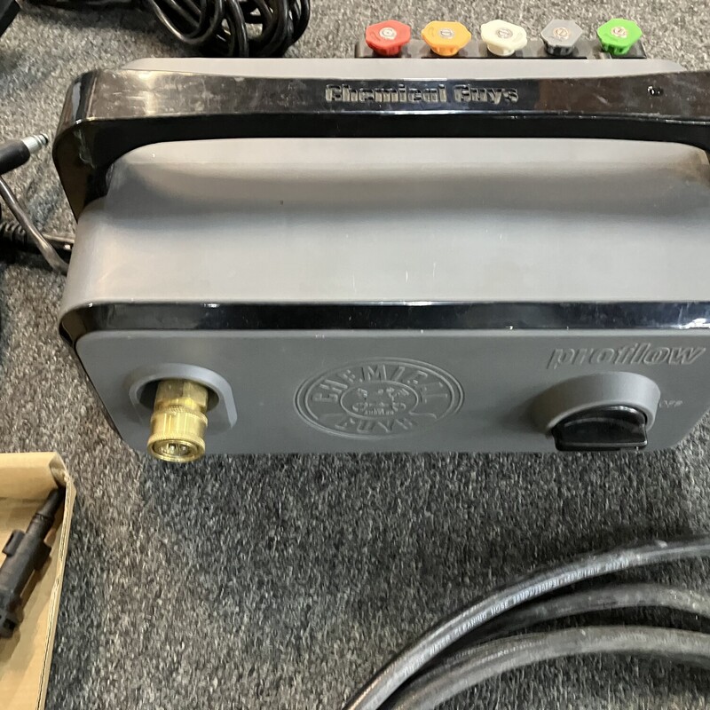 Pressure Washer, Chemical Guys: 2030psi<br />
Electric<br />
<br />
comes with spare (new) hose and wand