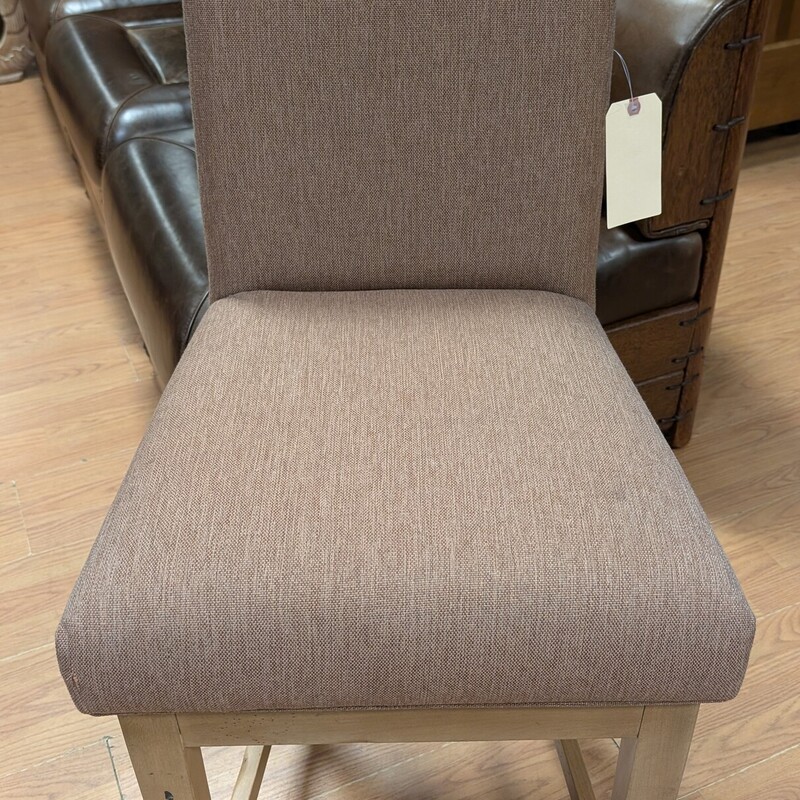 Bermex Casual Return Swivel, Wood, Fabric
19 x 19 x 41h
Seat Height 25.5h