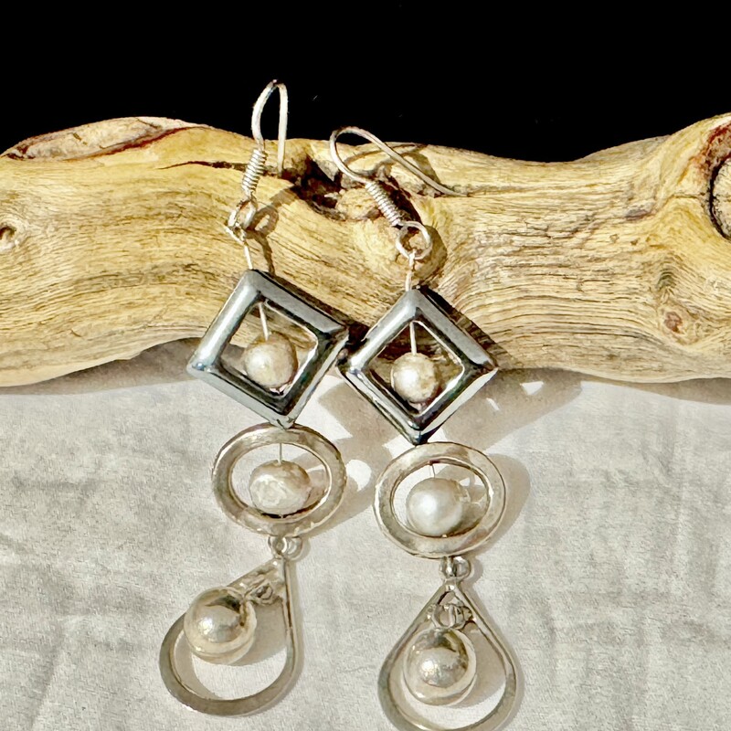 EASTpearlandshpdangles