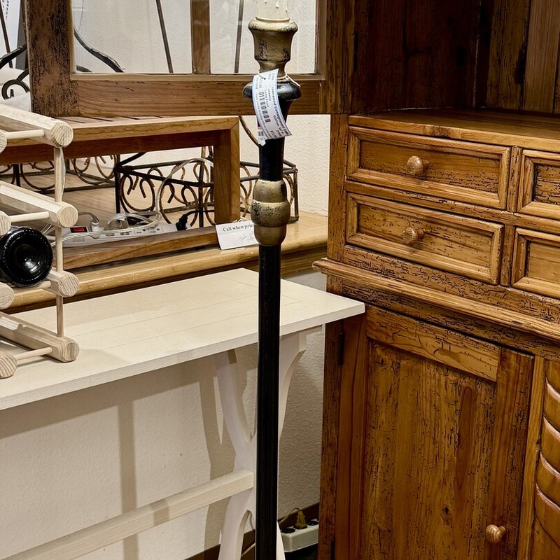 Lamp Floor,
Size: 54 H