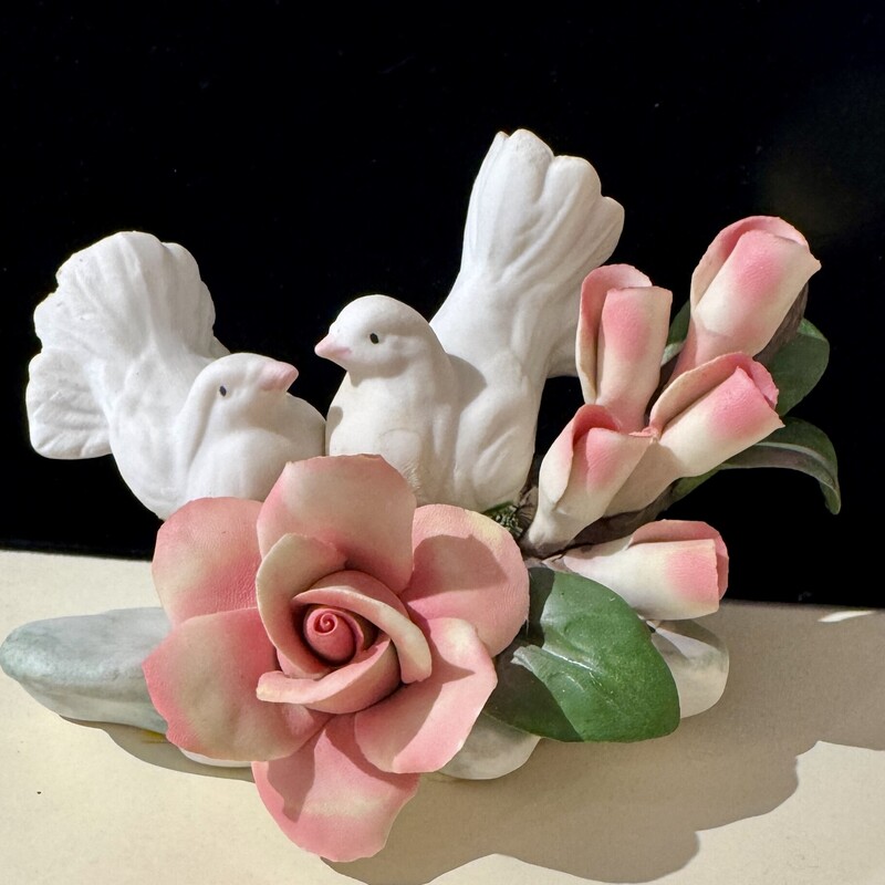 Figurine Doves/RosesCapod