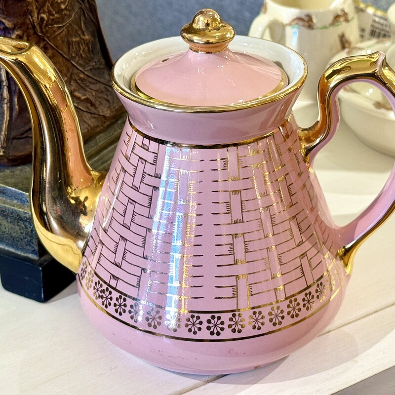 Teapot Hall Vintage