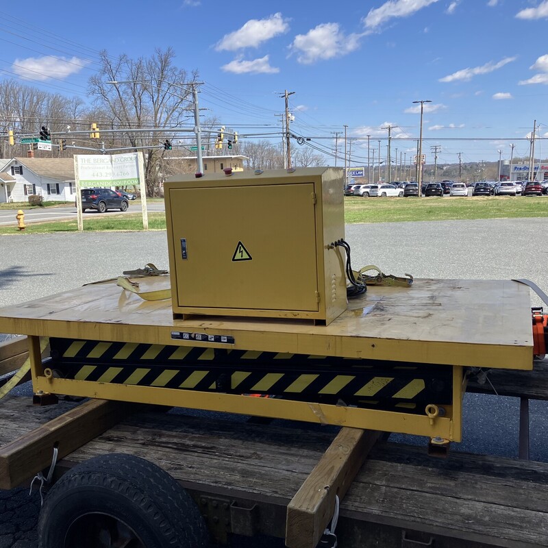 Hydraulic Dock Lift
Lift Has Never Been Installed or Used

Deck Size: 4ftx8ft (approx)
Lift Height:6ft (approx)

Motor Specs: 380V 4A 50Hz 1430RPM

Note: Lift is stored off site and can be brought to our store for pickup OR local delivery can be arranged with the consignor.  Consignor lives in Bel Air MD