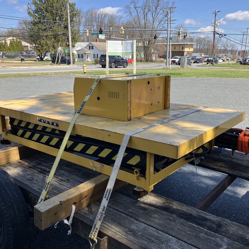 Hydraulic Dock Lift<br />
Lift Has Never Been Installed or Used<br />
<br />
Deck Size: 4ftx8ft (approx)<br />
Lift Height:6ft (approx)<br />
<br />
Motor Specs: 380V 4A 50Hz 1430RPM<br />
<br />
Note: Lift is stored off site and can be brought to our store for pickup OR local delivery can be arranged with the consignor.  Consignor lives in Bel Air MD