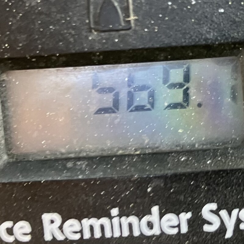 Riding Lawn Tractor, John Deere,  125
42in Deck
20HP Briggs & Stratton

569 hours