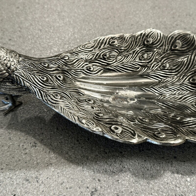 Dish Peacock Fan Tail