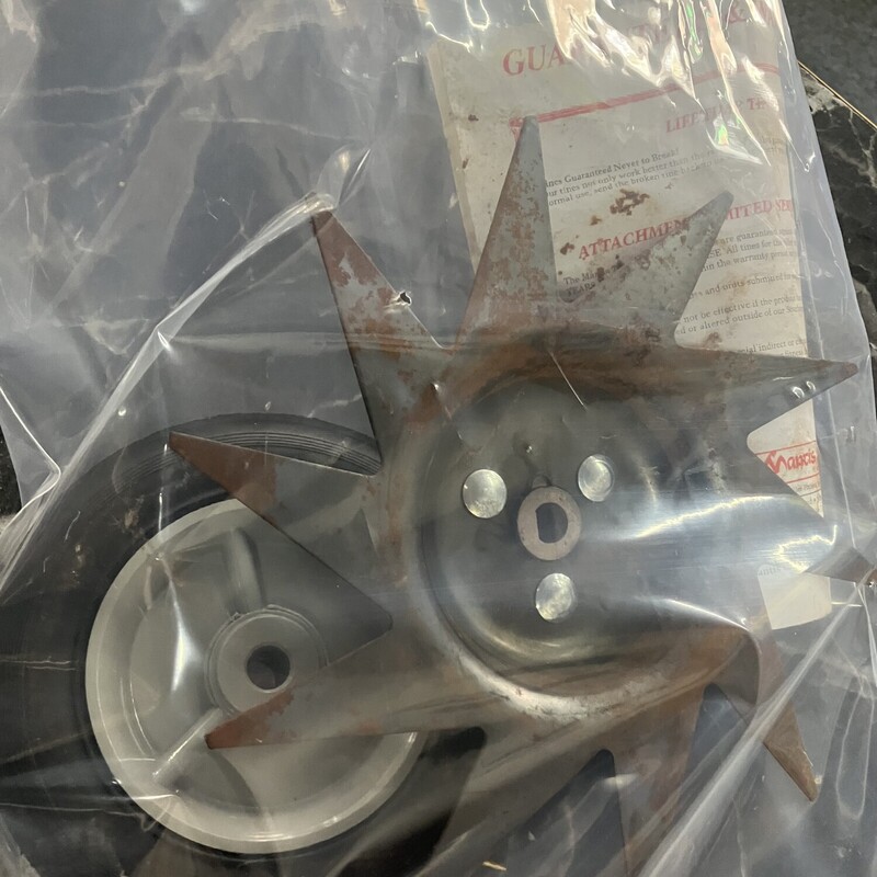 Tiller, Mantis<br />
<br />
2 stroke engine<br />
with edger attachment and owners manual