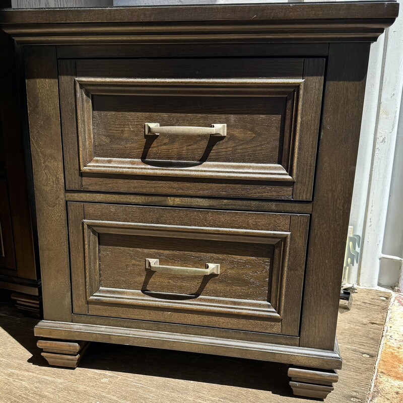 Nightstand 2 Drwrs Univer