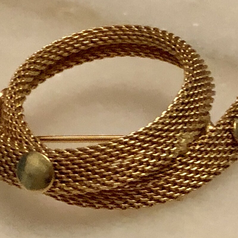 Vintage c. 1950s goldtone Mesh Brooch. Beautiful in its simplicity. Size: 1.5in X 1.5in
