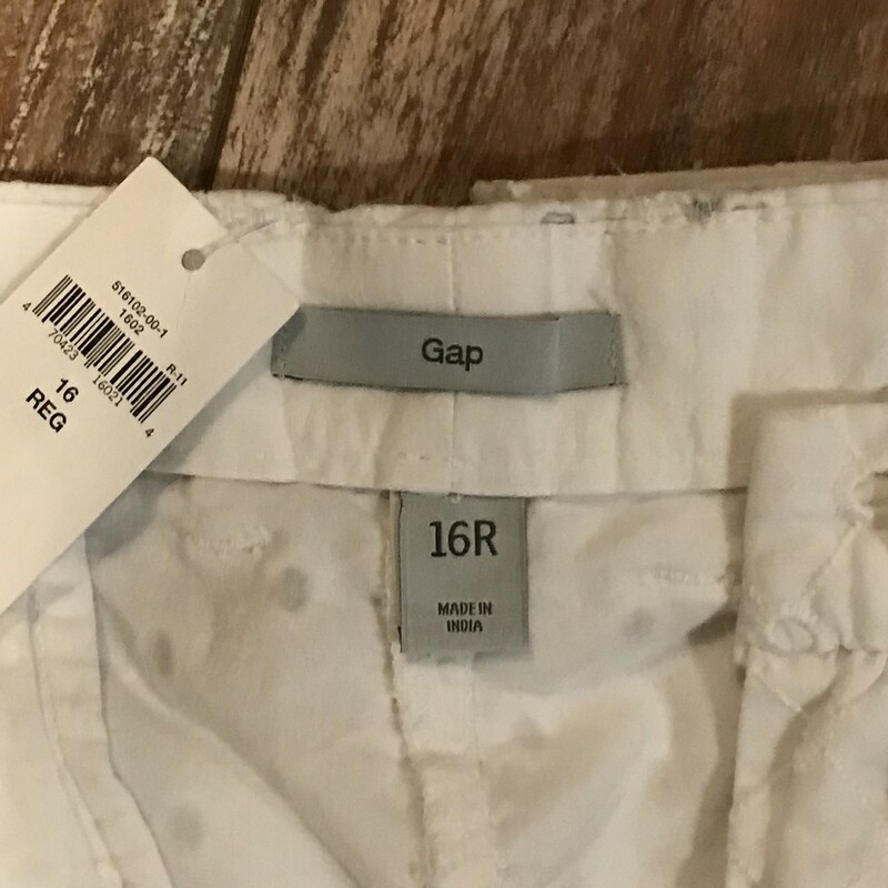 NWT Gap Shorts, White, Size: 16, Bin-K18