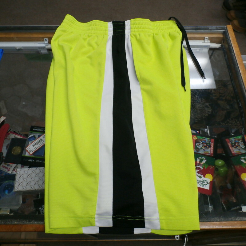 Rawlings Men's Basketball Shorts Neon Green Size Large 100% Polyester #17945
Rating:   (see below) 3 - Good Condition
Team: n/a
Player: n/a
Brand: Rawlings
Size: Large - Men's (Measured Flat: across waist 15\", length 23\"; inseam: 11\")
Color: Green
Style: athletic shorts; drawstring; elastic waist; pockets
Material: 100% Polyester
Condition: 3- Good Condition - wrinkled; material is slightly faded and discolored; pilling and fuzz are present; a few minor snags
Item #: 17945
Shipping: FREE