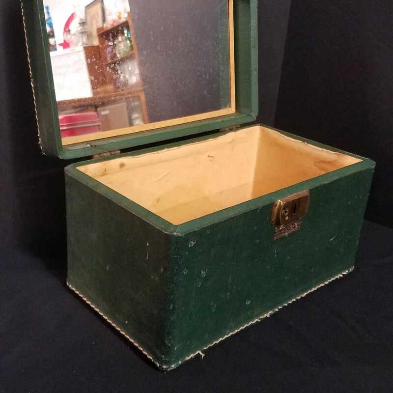 Vintage Travel case; Dark Green; Great for makeup and storing little treasures