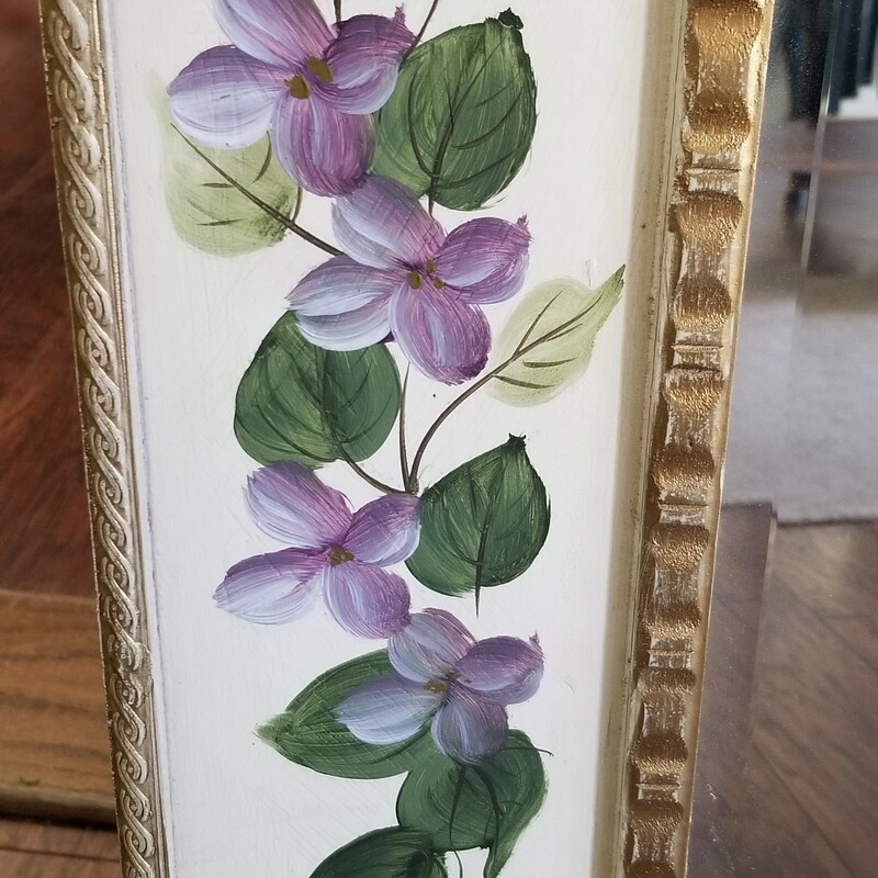 Farmhouse painted mirror.<br />
Size: 29x24<br />
White, purple, green<br />
IN STORE PICK UP ONLY