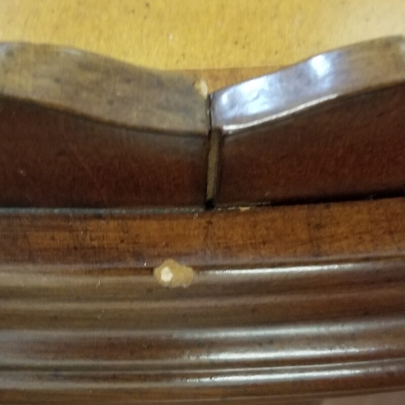 Beautiful oval wood table with pie crust edge and inlaid design.
There are a few nicks, see photos
 Size: 36 long x 26 wide x 21 high
IN STORE PICK UP ONLY