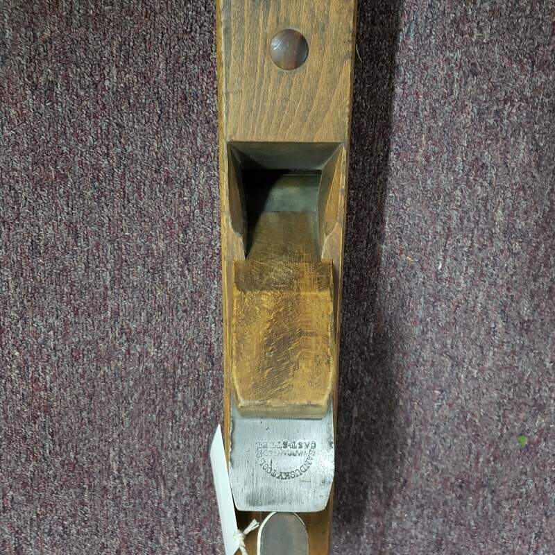 #244 Antique Sandusky Ogontz  Wood Plane, No. 13 Size: 16 Blade is very sharp, works great!<br />
Contact store for shipping