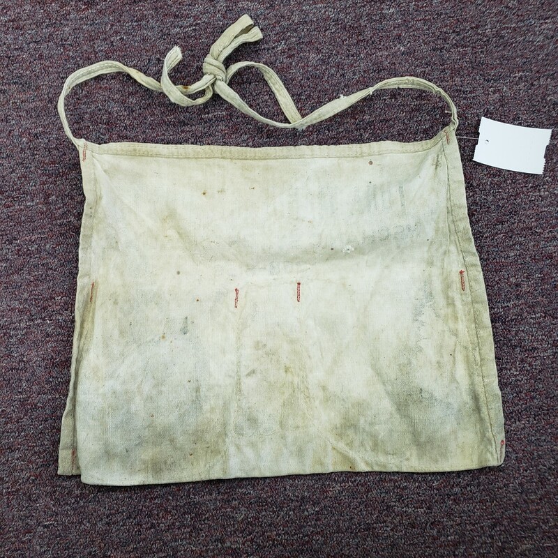 Vintage Child's Tool Apron  Size: 15 X 11
Tuna Manufacturing Co & Bird Roofs
Contact store for shipping