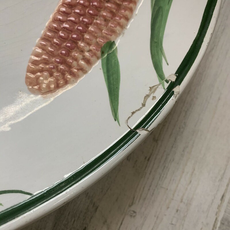Thanksgiving  is right here around the corner! Lets get ready with this Beautiful Vintage Thanksgiving Large Turkey Hand Painted Oval Platter, Made in Italy, measures 20'' x 16''<br />
Has minor scuffs and a few chips, please make sure to look at all the pictures.<br />
Was used as a decoration/wall decor.