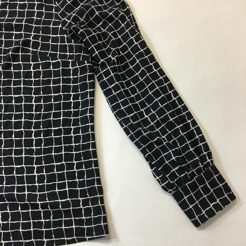 100-284 No Tags, Black, Size: Large Long sleeve black blouse w/ white pattern