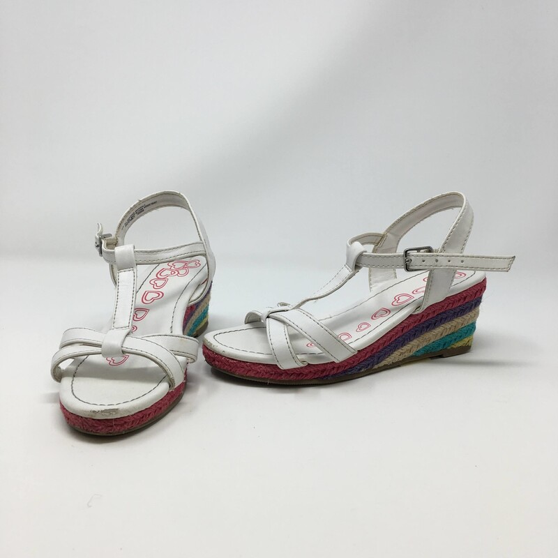 110-177 Place, White, Size: 1<br />
white wedges with rainbow wedge n/a  good condition