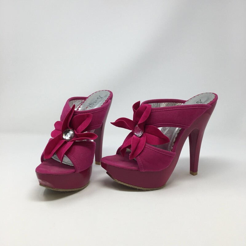 120-068 Sugar House, Pink, Size: 7<br />
pink strapless heels w/ flower