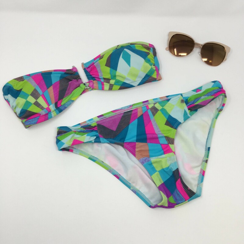 103-221 Kirra, Multicolor, Size M. 2 piece. Geometric aqua and green pattern bandeau style strapless top, with cute U shape joining hardware, and soft removeable cups. bikini bottom is classic low cut with ruche side fabric.  suit is fully lined, 80% nylon, 20% spandex, hand wash cold no bleach line dry in shade Made in Vietnam