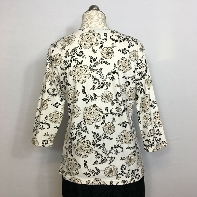 121-036 Karen Scott, White, Size: Medium 3/4 inch sleeve shirt w/black flower pattern 100% cotton