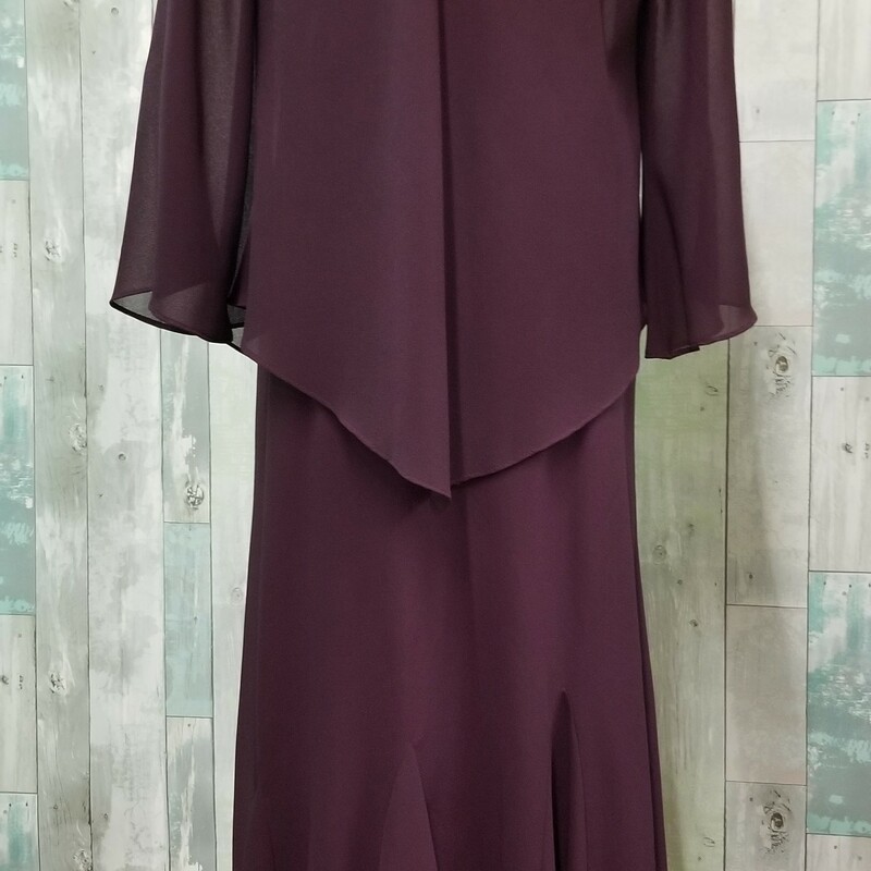 This beautiful two piece long formal would be a wonderful mother of the bride/groom dress. The sheer jacket has beading that matches the bottom of the dress. The fabric content tag has been removed but it's likely 100% polyester
NO RETURNS. If you are uncertain of size, please stop in and try it on.
Eggplant
Size: 12
