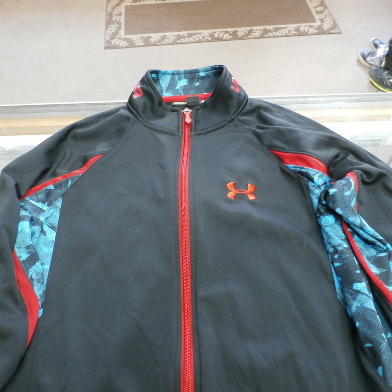 Under Armour NFL Combine Men's Mock Neck Jacket Small Black Geometric #23929
Rating: (see below) 2 - Great Condition
Team: n/a
Player: n/a
Brand: Under Armour
Size: Men's - Small(Measured: Across chest 19\", length 28\")
Measured: Armpit to armpit; shoulder to hem
Color: Black
Style: Mock Neck Jacket; Embroidered logo; Loose Fit; NFL Combine
Material: Polyester
Condition: 2 - Great Condition; wrinkled; material looks and feels great; Clean and crisp; well taken care of; few light snags; normal signs of use; no stains rips or holes
Item #: 23929
Shipping: FREE