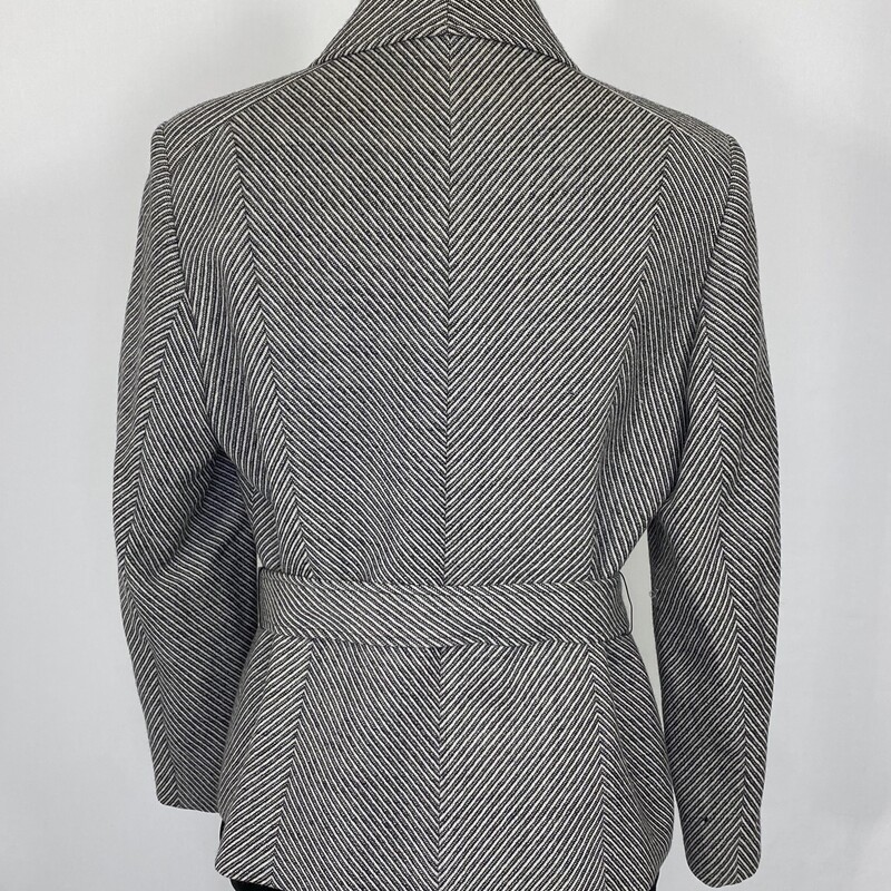 120-480 Talbots, Black An, Size: 12<br />
black and white striped blazer with ties around the waist 100% wool  good