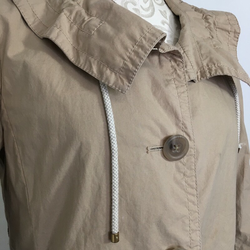 100-793 J.crew, Tan, Size: 6
beige button up light coat 100% cotton  good