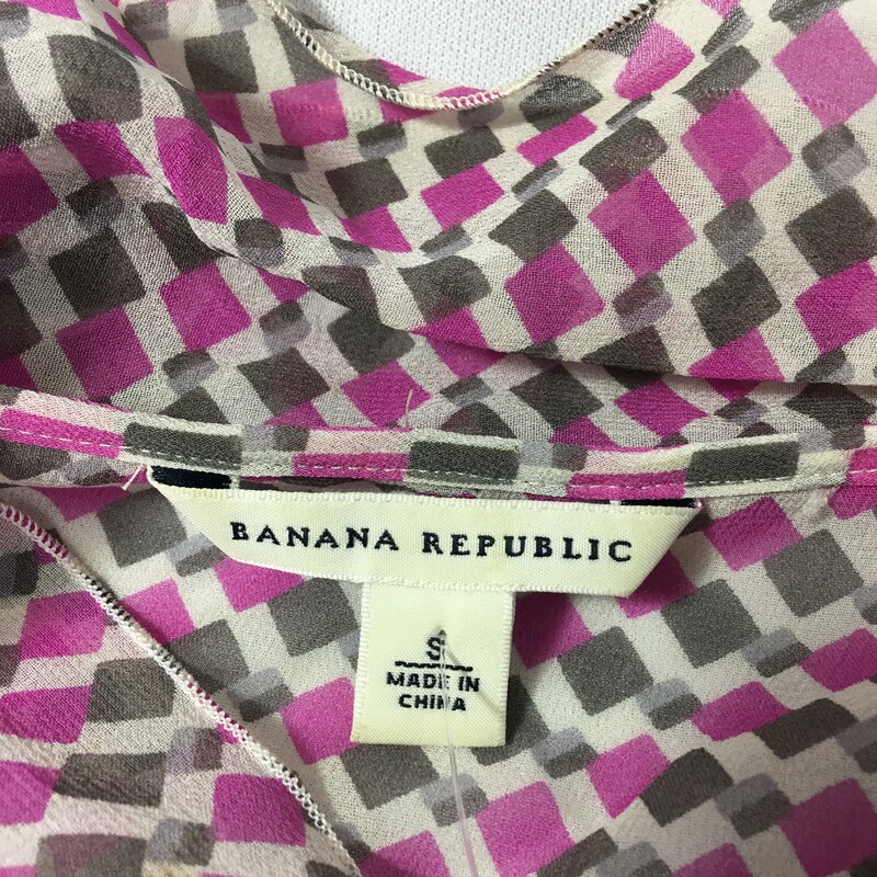 100-989 Banana Republic, Multicol, Size: Small pink white and grey short sleeve blouse with a bow in the front 100% silk  good