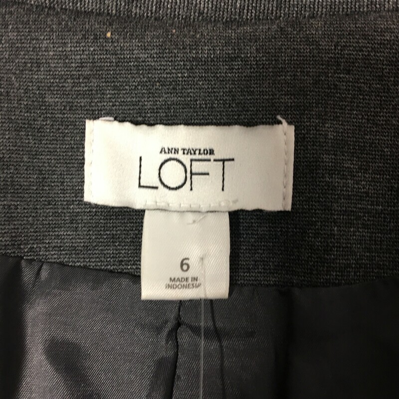 120-477 Loft, Grey, Size: 6 full grey button up jacket 71% polyester 26% rayon 3% spandex  good