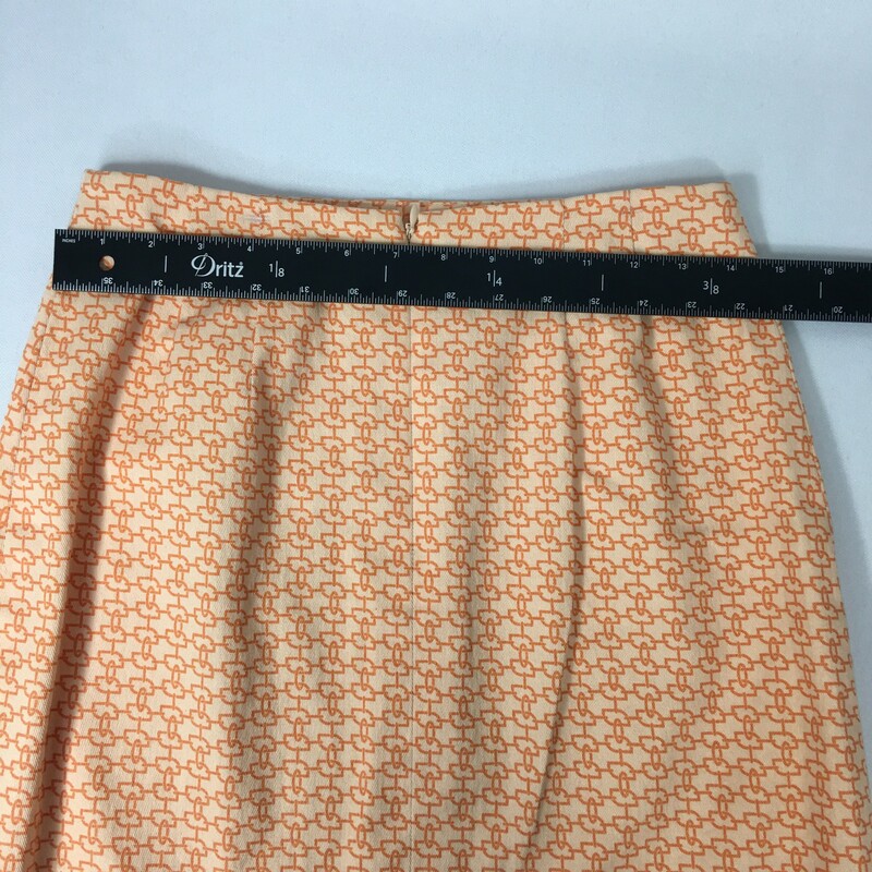 100-1010 Etcetera, Orange, Size: 6 linen light orange skirt with dark orange chain pattern 98% cotton 2% spandex  good