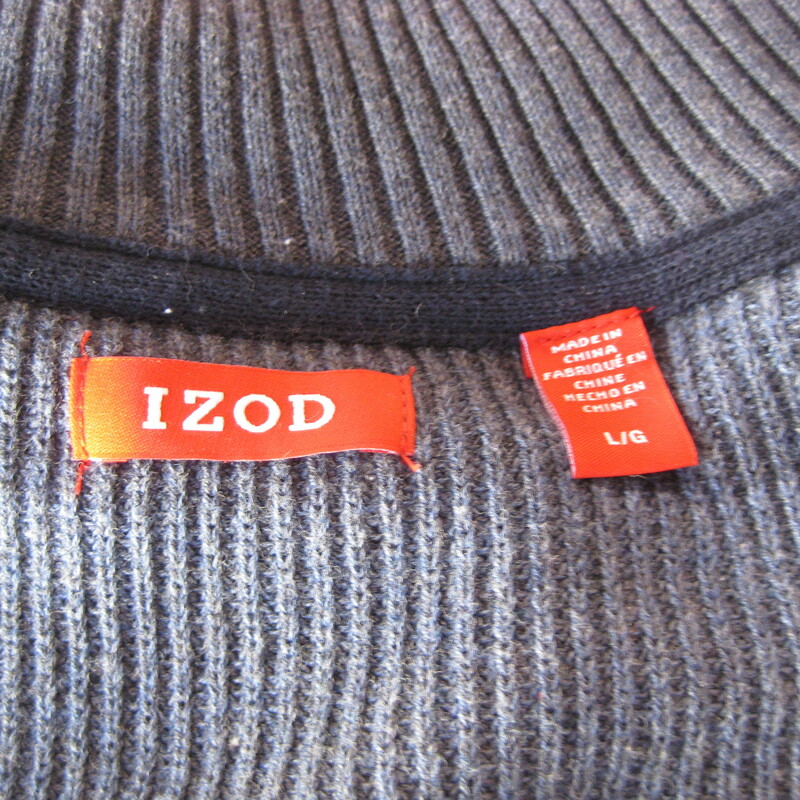 IZOD Henley style sweater in subtle ombre stripes with a zippered neck<br />
100% Cotton<br />
Zips from neck to upper chest<br />
EUC<br />
Size Large<br />
<br />
armpit to armpit: 23in<br />
length: 27.75in<br />
<br />
thanks for looking!<br />
#15230