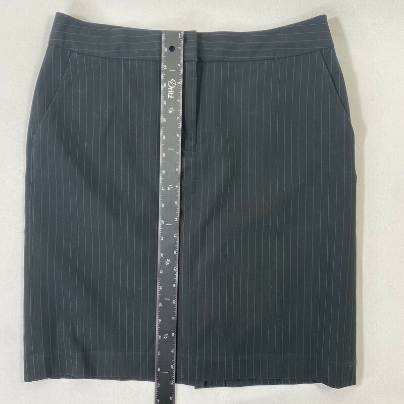 120-501 Isaac Mizrahi, Black, Size: 10 black pencil skirt with light grey thin stripes 75% polyester 20% rayon 5% spandex  good