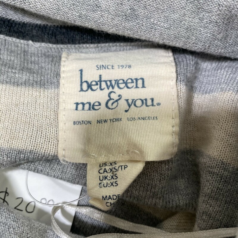 125-084 Between Me & You, Grey, Size: XS cowl neck grey and white striped sweater 60% cotton 40% rayon  good