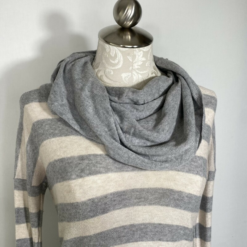 125-084 Between Me & You, Grey, Size: XS cowl neck grey and white striped sweater 60% cotton 40% rayon  good