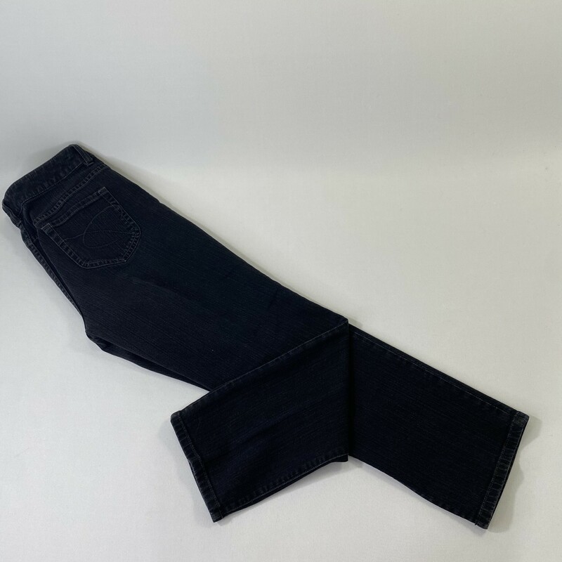 126-013 Chicos, Black, Size: 2 black slim leg fit jeans 99% cotton 1% spandex  good