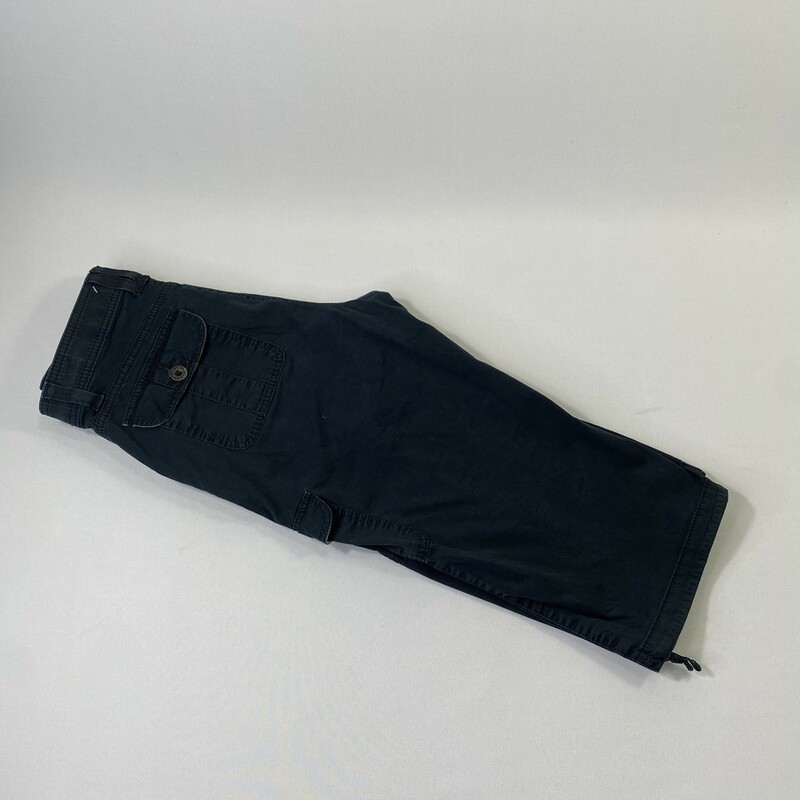 102-171 Lee, Black, Size: Medium black capri pants w/leg pockets cotton/spandex