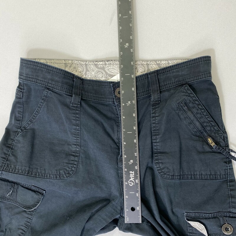 102-171 Lee, Black, Size: Medium black capri pants w/leg pockets cotton/spandex