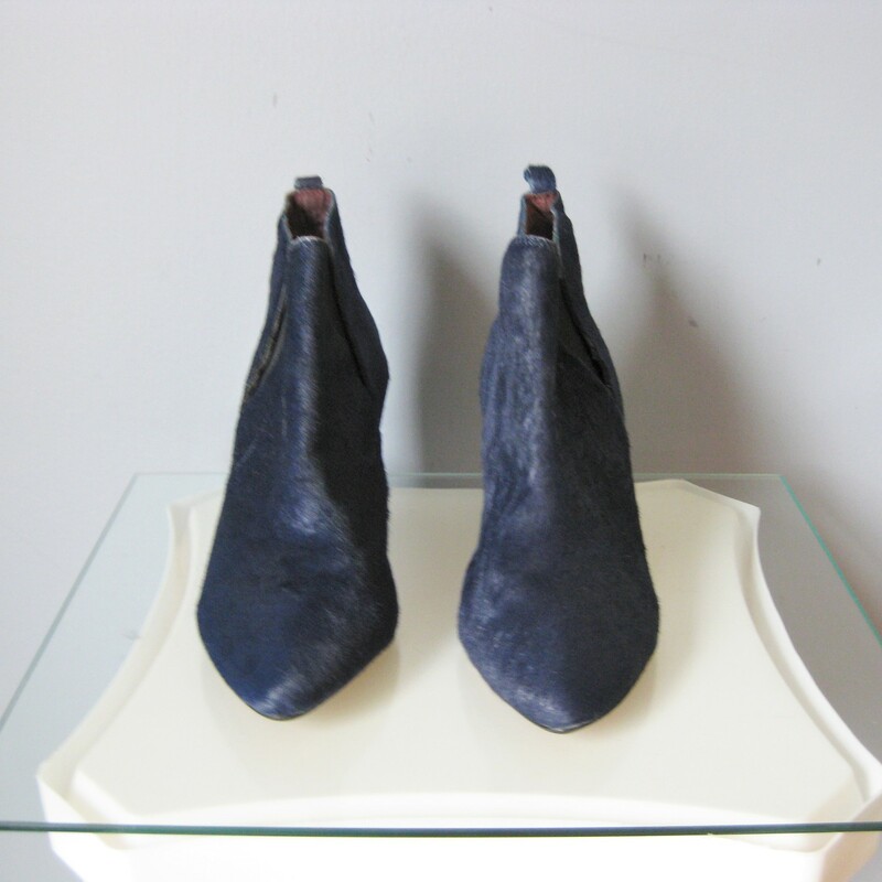 Gorgeous, super cool yet understated brand new ankle boots by cool girl brand<br />
Report<br />
They're dark blue<br />
Size 7.5<br />
3in heel<br />
<br />
thanks for looking!<br />
#35116