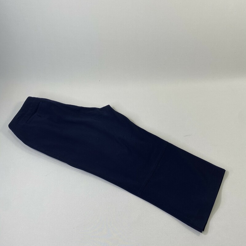 100-834 Thalian, Navy Blu, Size: 6 navy blue stretchy pants 64% polyester 32% rayon 4% lycra  good