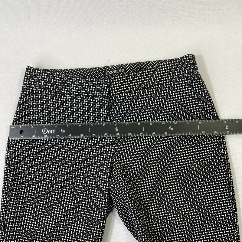 100-0030 Express, Black Wh, Size: 0 black and white cross pants 62% polyester 36% rayon 2% spandex  Good  Condition