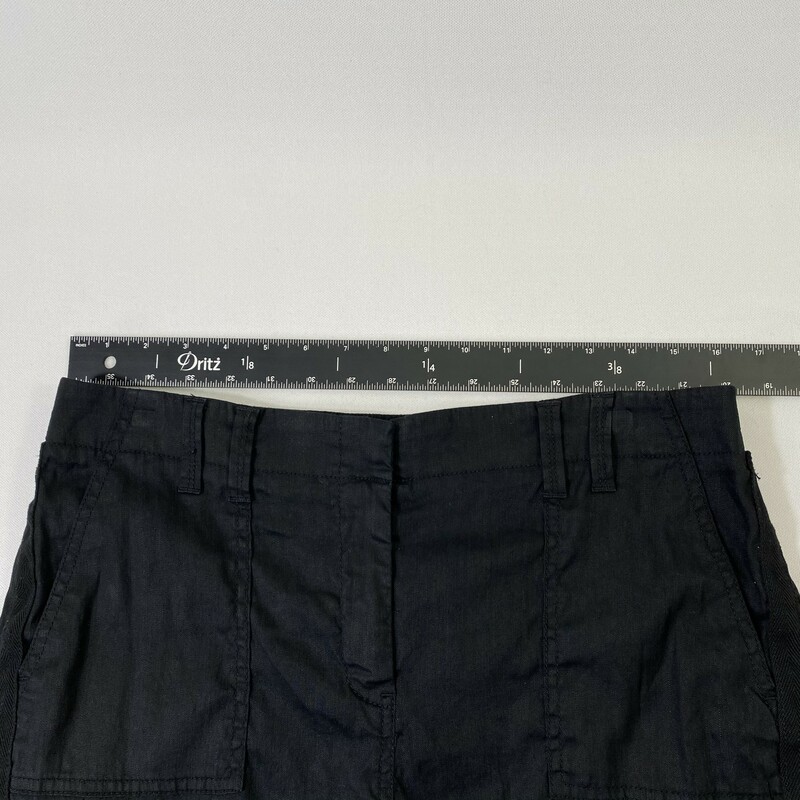 120-533 Chicos, Black, Size: 15
black linen pants with pockets cropped 69% linen 29% cotton 2% spandex  good
