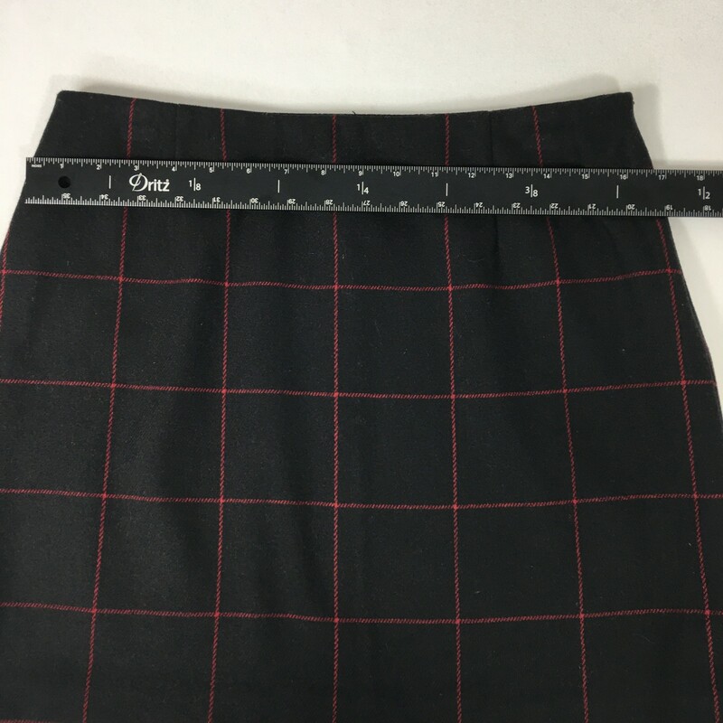 100-0160 The Limited, Black/st, Size: 12 black wool skirt with red plaid polyester wool spandex nylon  Good  Condition