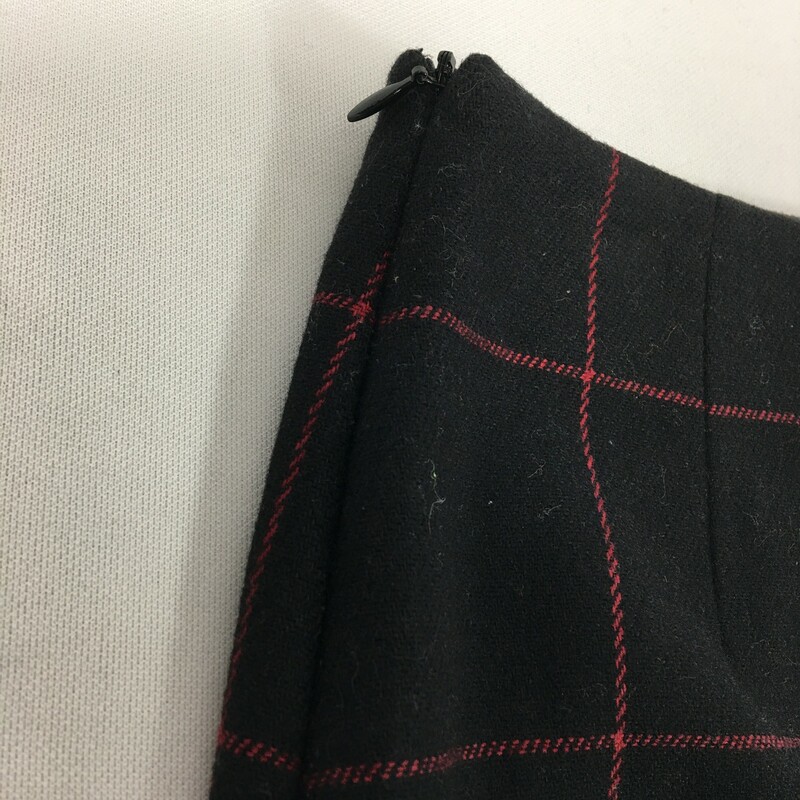 100-0160 The Limited, Black/st, Size: 12 black wool skirt with red plaid polyester wool spandex nylon  Good  Condition