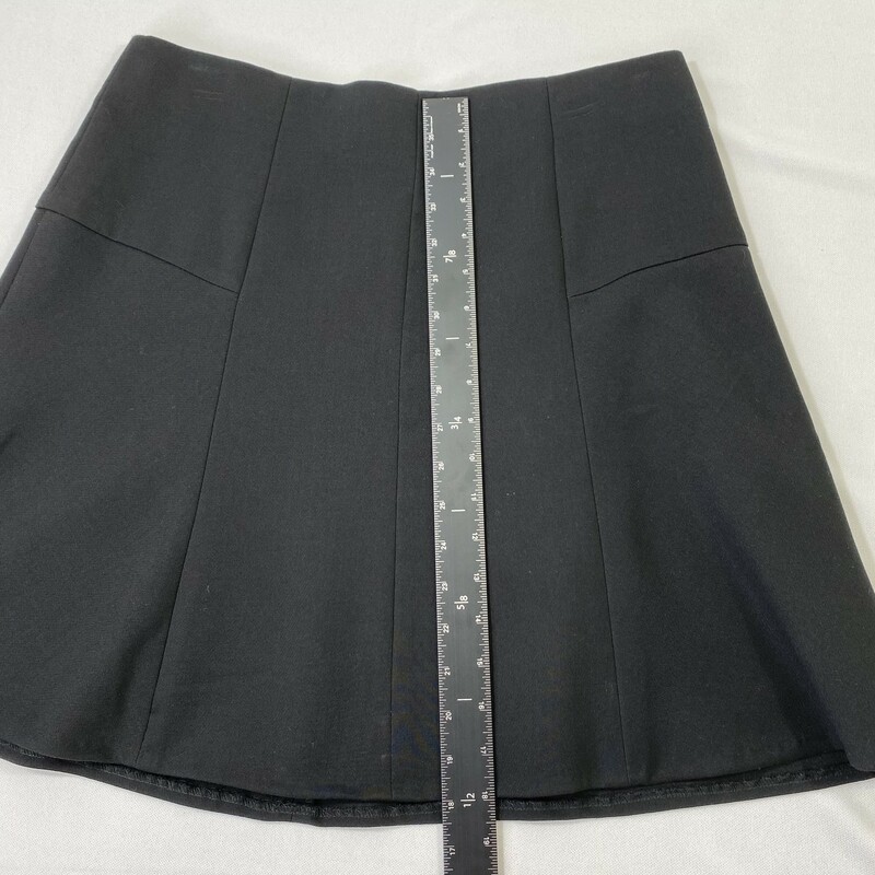 117-005 Loft, Black, Size: 6 black pleated skirt 81% polyester 18% rayon 1% spandex